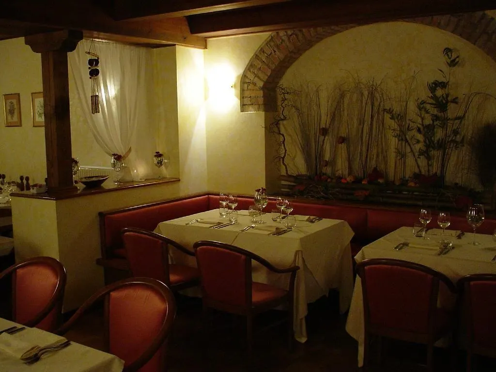 Albergo Ristorante Flora Vittorio Veneto 3*,