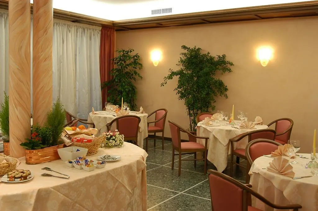 Hotel Albergo Ristorante Flora Vittorio Veneto