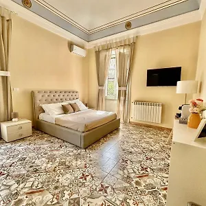 https://casa-mire.taorminaitalyhotels.com